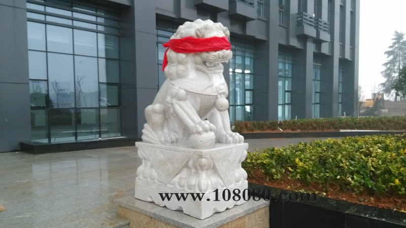 黃石石獅子